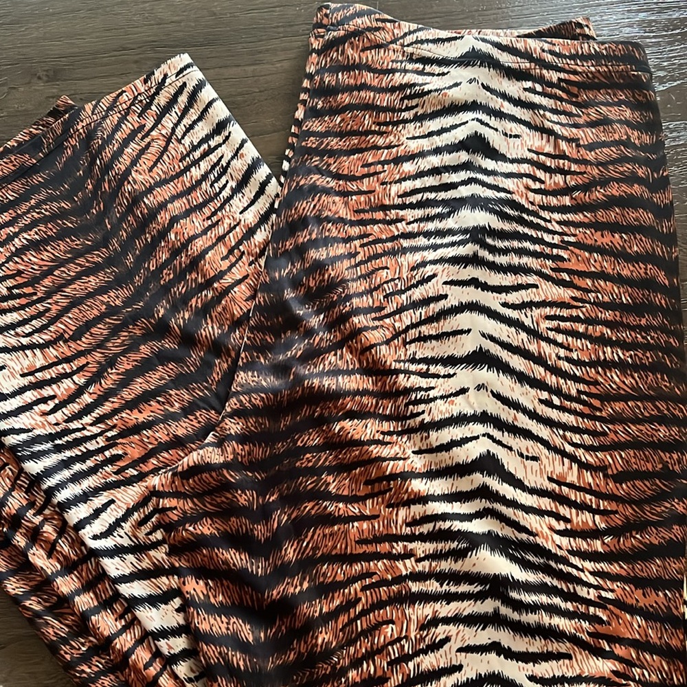 SOLD—SHEIN Plus Tiger Flare Stretchy Pants NWOT